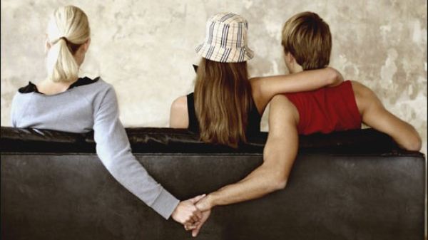 Crezi că partenerul te înşeală? Iată 5 trucuri prin care îi poţi testa fidelitatea