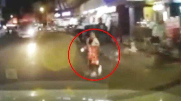 Și-au pus fiica să se arunce în fața mașinii. Ce a urmat poate fi un scenariu de film