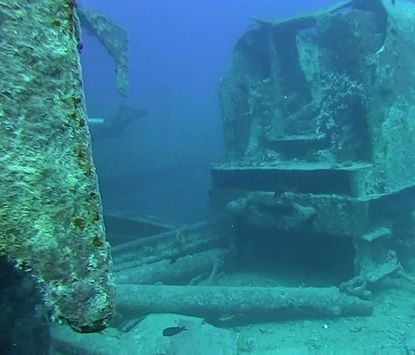 Au "pescuit" din adâncuri o LOCOMOTIVĂ construită în 1850. Au scotocit prin ea, ULUITOR ce au găsit