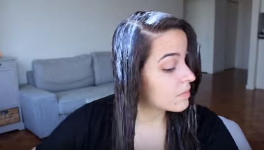 Masca minune! Cât de benefică este maioneza pentru păr