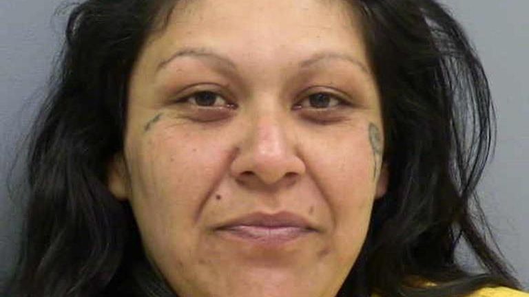 Incredibil de ce au fost în stare o mamă şi fiul ei. Vecinii sunt dezgustaţi