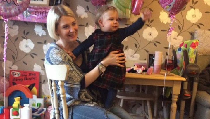 După ce a pierdut 16 sarcini, a născut o "bijuterie" de fetiţă! În 14 ore, copilul a murit! CAUZA?