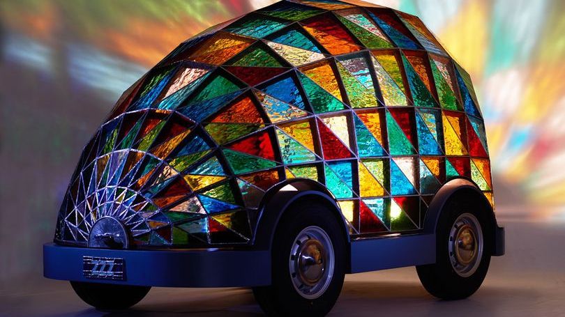 Catedrală pe roți. Ai merge cu o astfel de mașină?