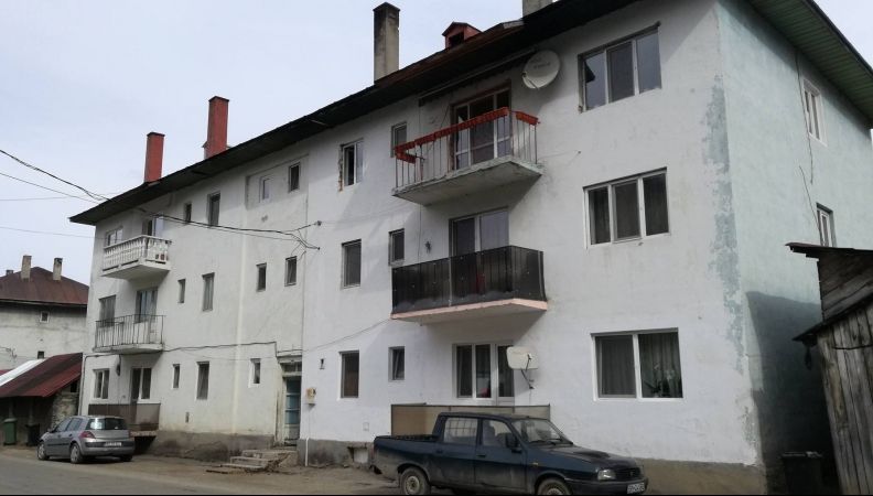 Descoperire macabră la Bistriţa. Cadavrele a trei bebeluși au fost găsite în podul unui bloc