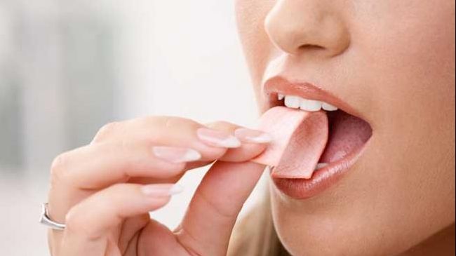 MIT SAU REALITATE? În cât timp se digeră o gumă de mestecat