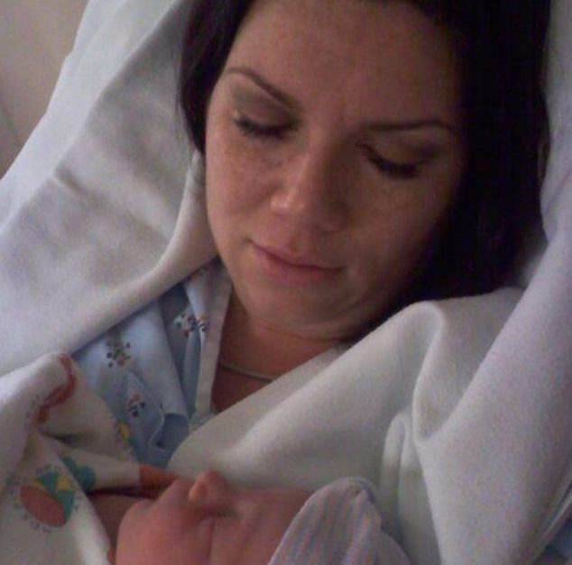 Dacă i-aș fi dat un biberon de lapte, acum era în viață. Confesiunea unei mame 