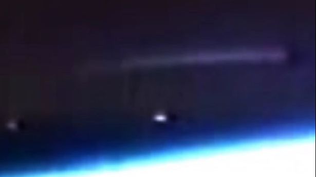 Un obiect bizar plutește deasupra Pământului și nimeni nu știe ce e. Cum arată