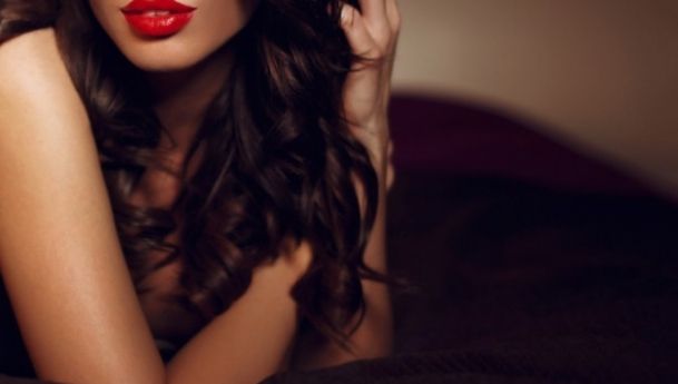 Le pun viaţa ÎN PERICOL: Cele mai dese PĂCATE ale femeilor