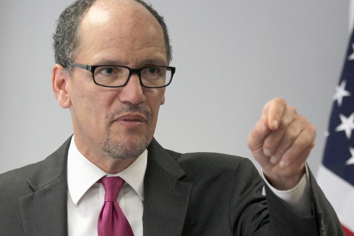 Comitetul Naţional Democrat din SUA cere tuturor membrilor săi să demisioneze