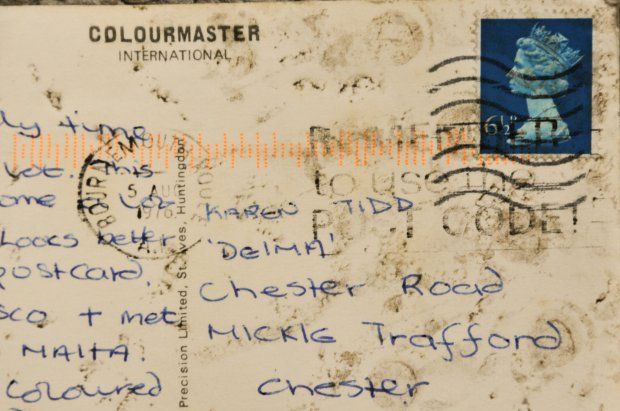 Poștașului i-au trebuit 40 de ani să livreze o vedere. Ce scrie pe ea