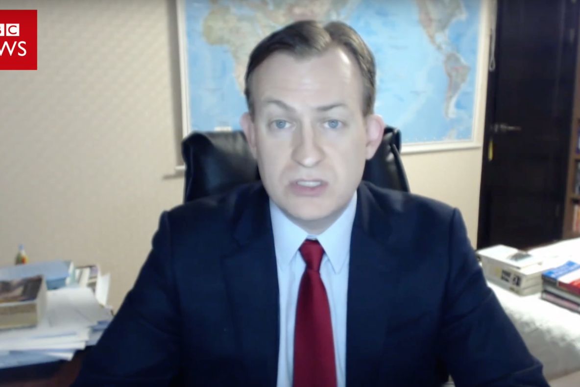 Un expert pe politică externă, viral după un interviu live acordat BBC! Ce a apărut în imagini