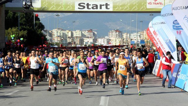 TRAGEDIE la un maraton: Un participant a murit cu 500 de metri înainte de linia de sosire 