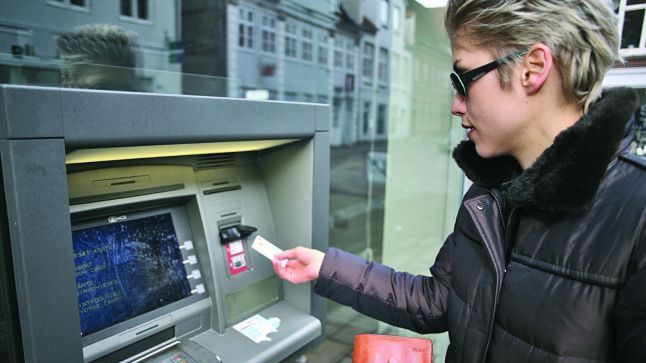 Furtună pe piața bancară. 25 de bănci, verificate de Consiliul Concurenței. Ce nereguli s-au găsit