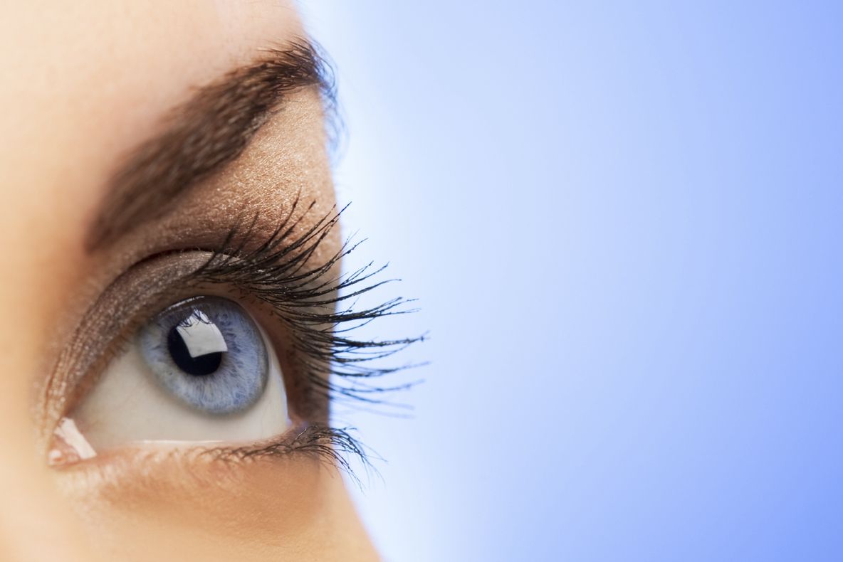 Blefaroplastia, o operație ușoară care face ochiul mai odihnit. În ce constă