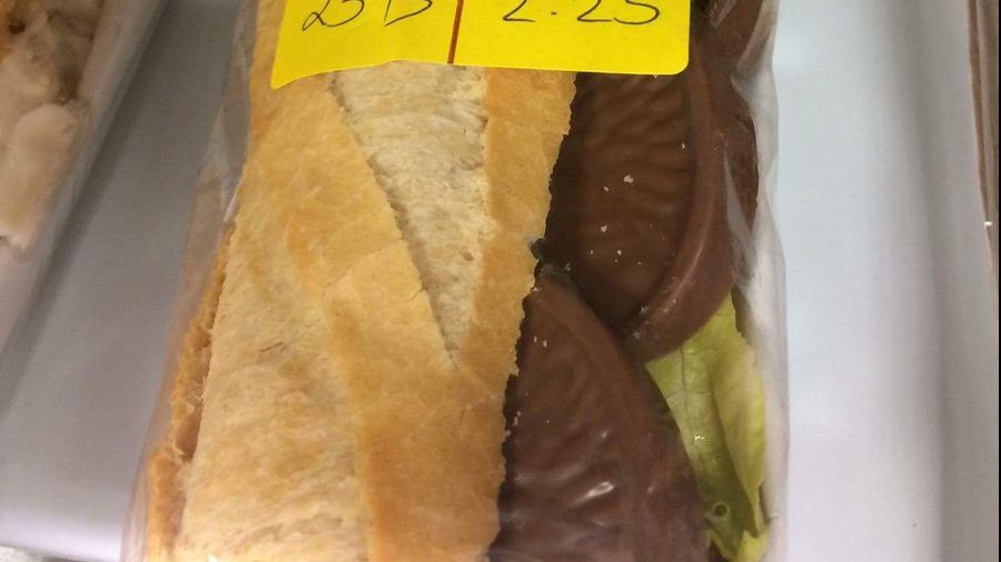 Un nou tip de sandwich umple rafturile magazinelor. E șocant ce conține