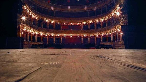 Doliu în teatrul românesc: a murit, la doar 47 de ani. Era soţia unui monstru-sacru