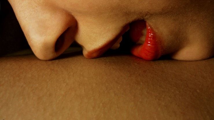 Senzații tari la un canal TV religios. Un film XXX a rulat la miezul zilei. Explicații șocante