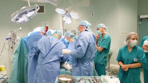 Acuzaţii de malpraxis, după ce o femeie din Făgăraş a murit la spital. Operaţia a fost greşită