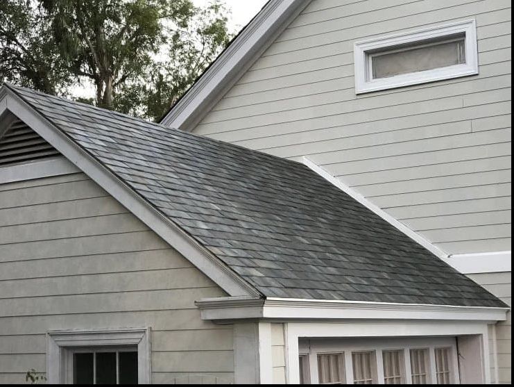 Tesla începe producţia acoperişurilor solare