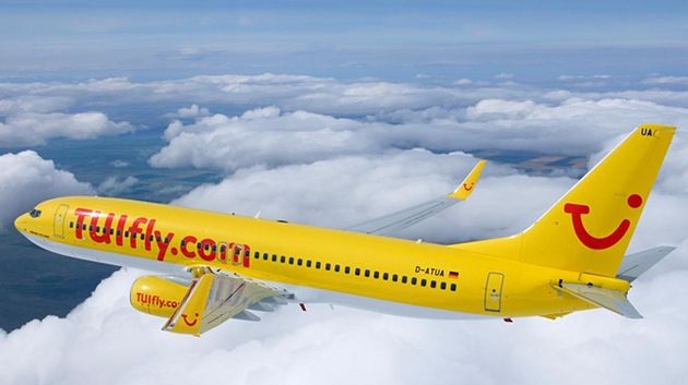 Pilotul a leșinat în timpul zborului. Stewardesa a preluat controlul avionului cu 195 pasageri și...