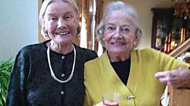 Destine identice. Este halucinant ce au pățit aceste gemene de 97 de ani în aceeași zi