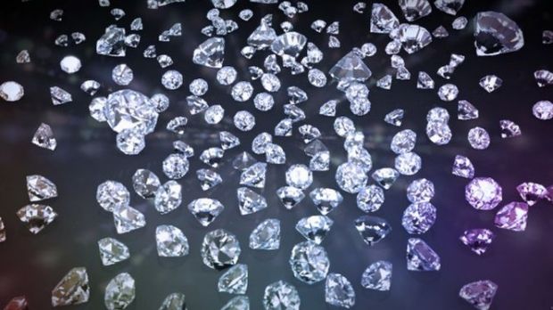 A fost prins cu MII DE DIAMANTE la vamă. Ce l-a dat de gol în faţa vameşilor