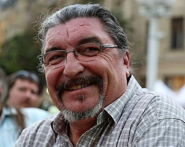 A scris pe Facebook că polițiștii care parchează pe trotuar sunt "nesimțiți". Ce amendă a primit!