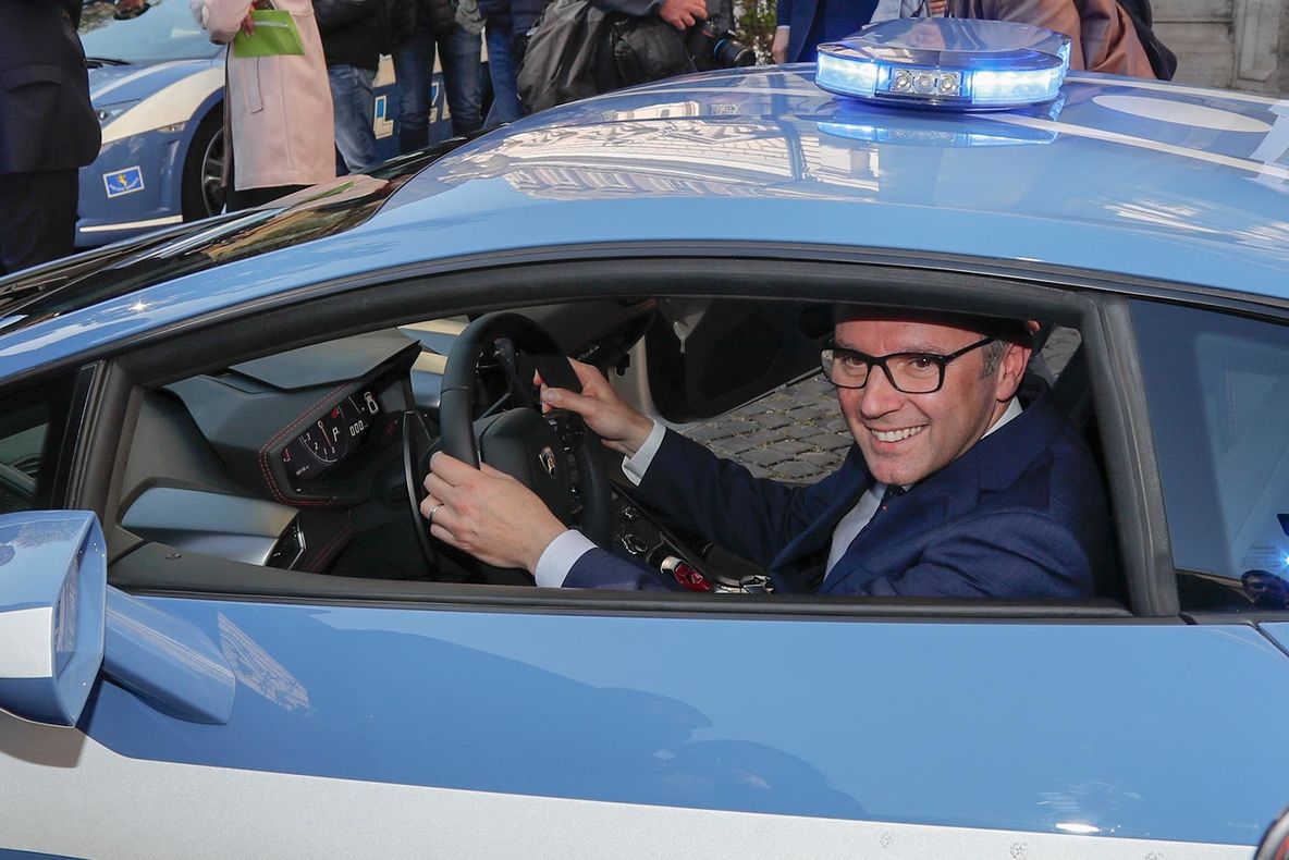 Bolid senzaţional primit de poliţie. Cu ce super-maşină, de mare viteză, vor fi urmăriţi şoferii