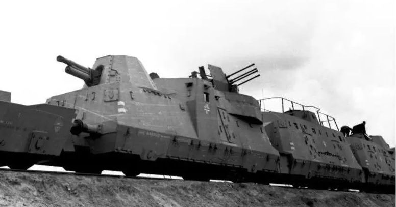 Au găsit un TREN nazist din Al II-lea Război Mondial. Au urcat la bord, au ÎNGHEŢAT.N-au mai coborât