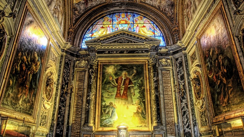 Ce a pățit românul care a furat tezaurul din aur al unei biserici în valoare de 100.000 euro