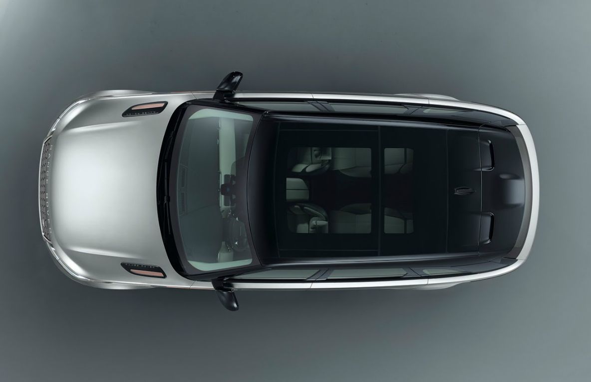 Range Rover vine tare pe turnantă. Ameninţă BMW X4, Porsche Macan și Audi Q5. Cum arată noul Velar