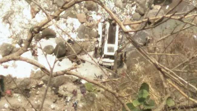 Tragedie în India! Peste 44 de oameni au murit, după ce un autobuz a căzut într-o râpă