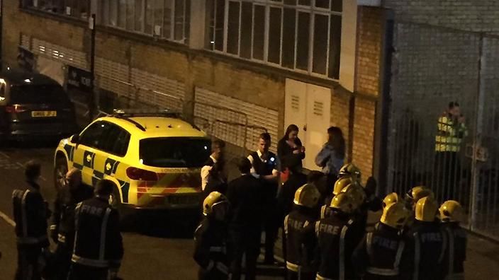 Atac cu acid într-un club din Londra. Cel puţin 12 persoane au ajuns la spital