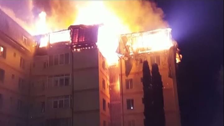 Bloc în flăcări la Gura Humorului