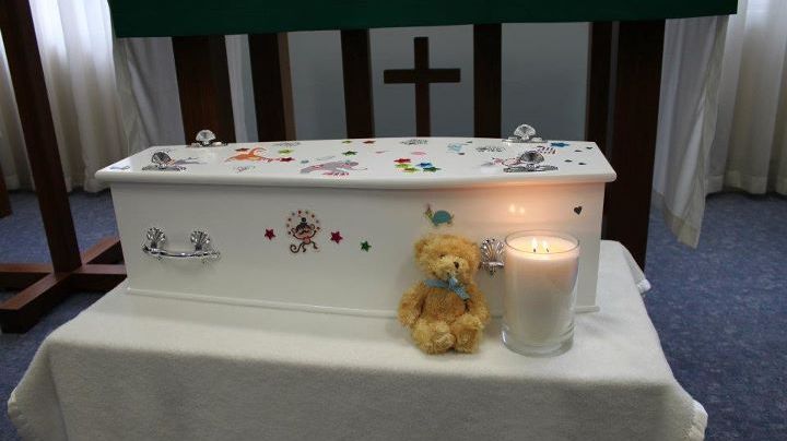 Se pregăteau să-și incinereze copilul mort la naștere, când cineva a început să urle: "Mișcă!"