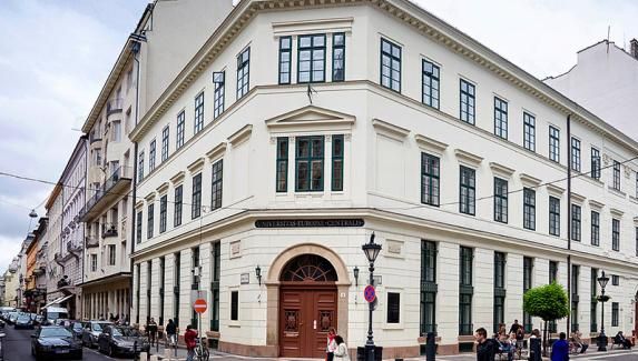 Protest pro Soroş în Bucureşti, pentru susţinerea Universităţii CEU, din Budapesta