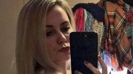 A vrut să fie sexy, dar toți prietenii ei au râs de ea! Ce detaliu surprinzător ascunde acest selfie