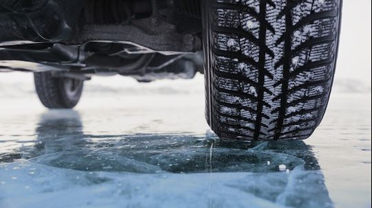 Compania de Drumuri, amendată pentru că nu a împrăștiat antiderapant. Cât va trebui să plătească