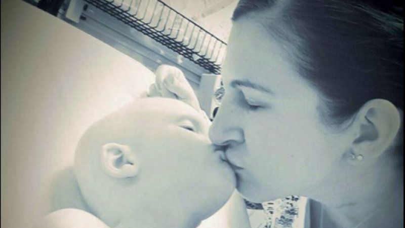 O formă rară de cancer i-a răpus copilul! Este şocant ce a postat pe Facebook după doar două luni