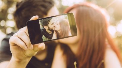 Copilul lor a murit în timp ce ei îşi făceau selfie. Într-o secundă, a fost spulberat