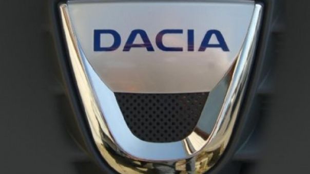 "Dacia cu 6 roţi". Invenţia unui mecanic din Alba pe care mulţi şi-ar dori s-o conducă. Motivul?