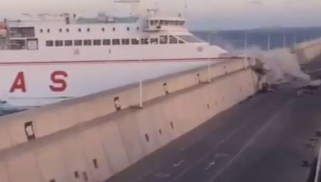 Catastrofă în Spania!Pată de motorină pe țărm. Autoritățile fac eforturi să evite dezastrul ecologic