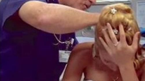 Mireasa a început să ţipe chiar în ziua nunţii! Doctorii au înghețat când au văzut ce avea în cap