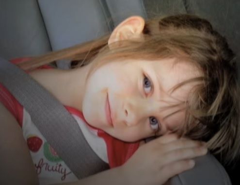 Avea doar 6 ani când a murit. După 3 zile, mama a găsit ASTA în sertarul cu ciorapi. S-a prăbuşit!