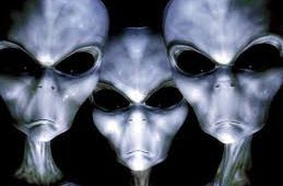 O femeie a depus plângere împotriva extratereştrilor! Top reclamaţii făcute de români