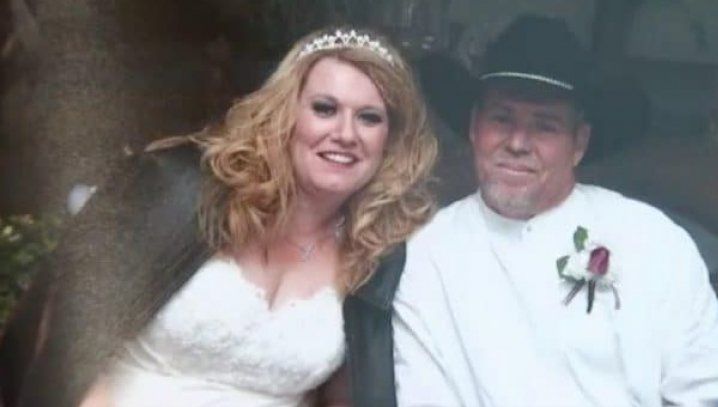 Şi-a deconectat soţia de la aparate. Era în comă de prea mult timp. A deschis ochii şi i-a spus asta