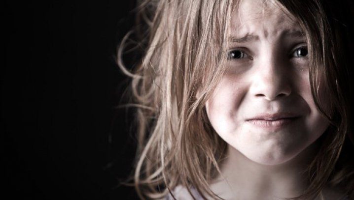 "Mami, de ce este un bărbat în patul meu?" Ce a pățit această fetiță este de-a dreptul șocant 