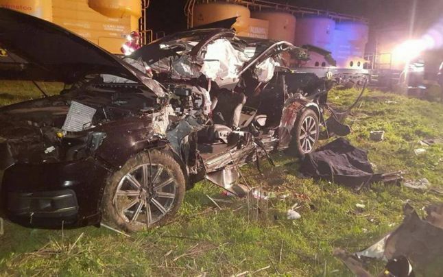 Imagini teribile de la accidentul de tren în care a murit românul care a păzit-o pe Angelina Jolie