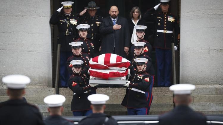 Ultimul zbor printre stele. Astronautul John Glenn a fost înmormântat cu onoruri militare