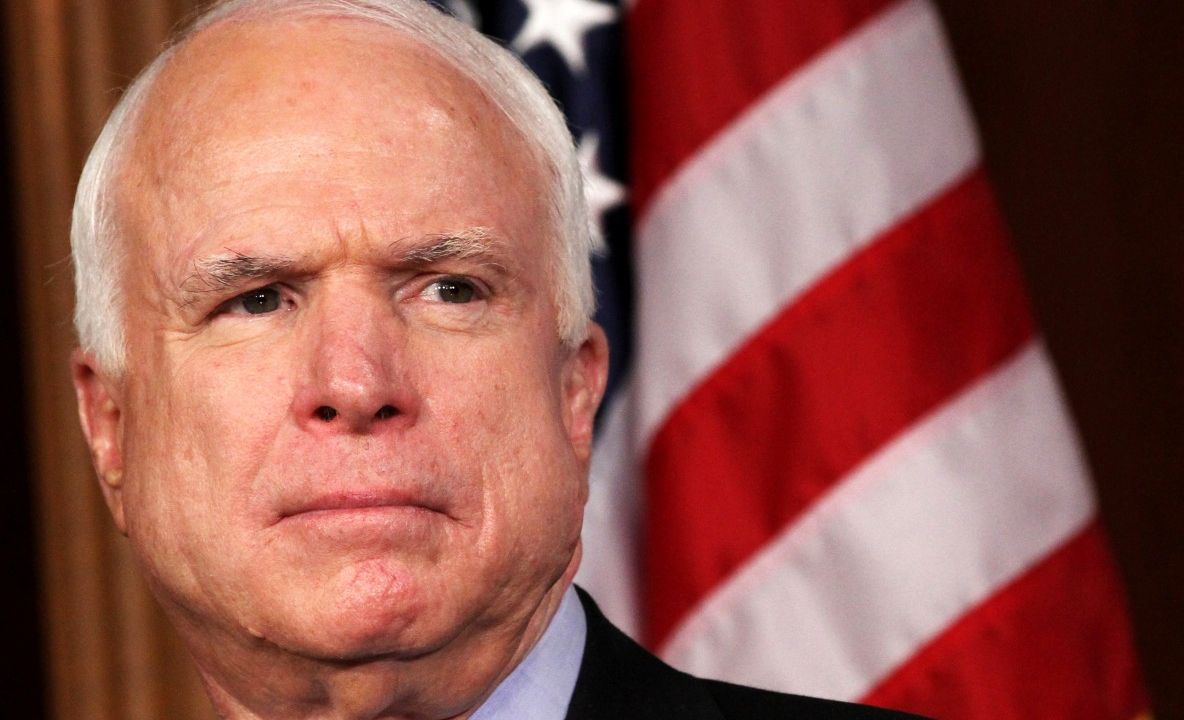 Critici dure: John McCain susține că Trump e parțial răspunzător pentru atacul din Siria